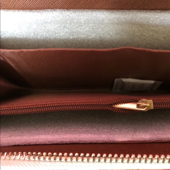 Baby Blue Pearl Butterfly Wallet - Picture 3 of 6